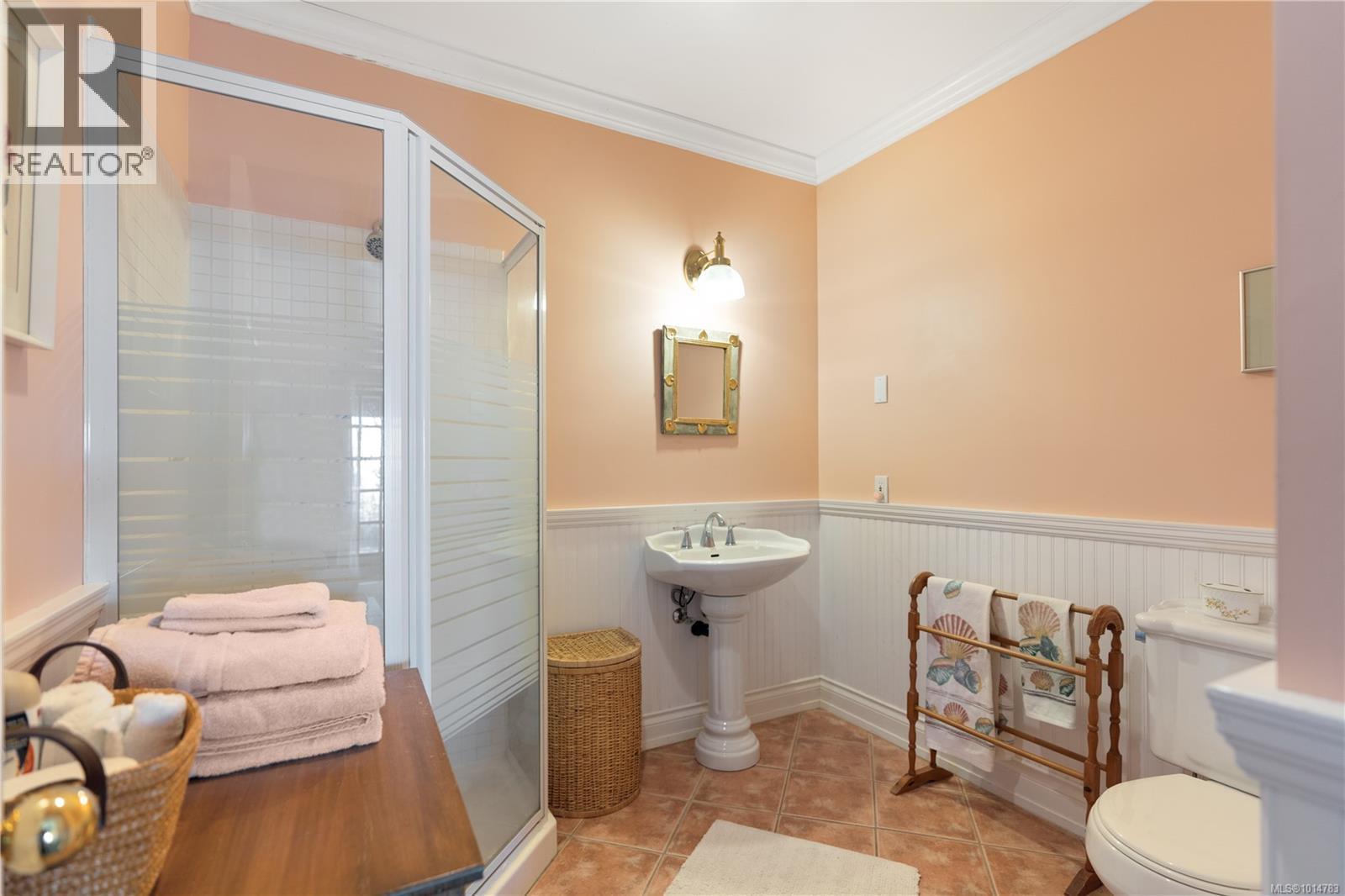  8242 Thomson Place, Central Saanich