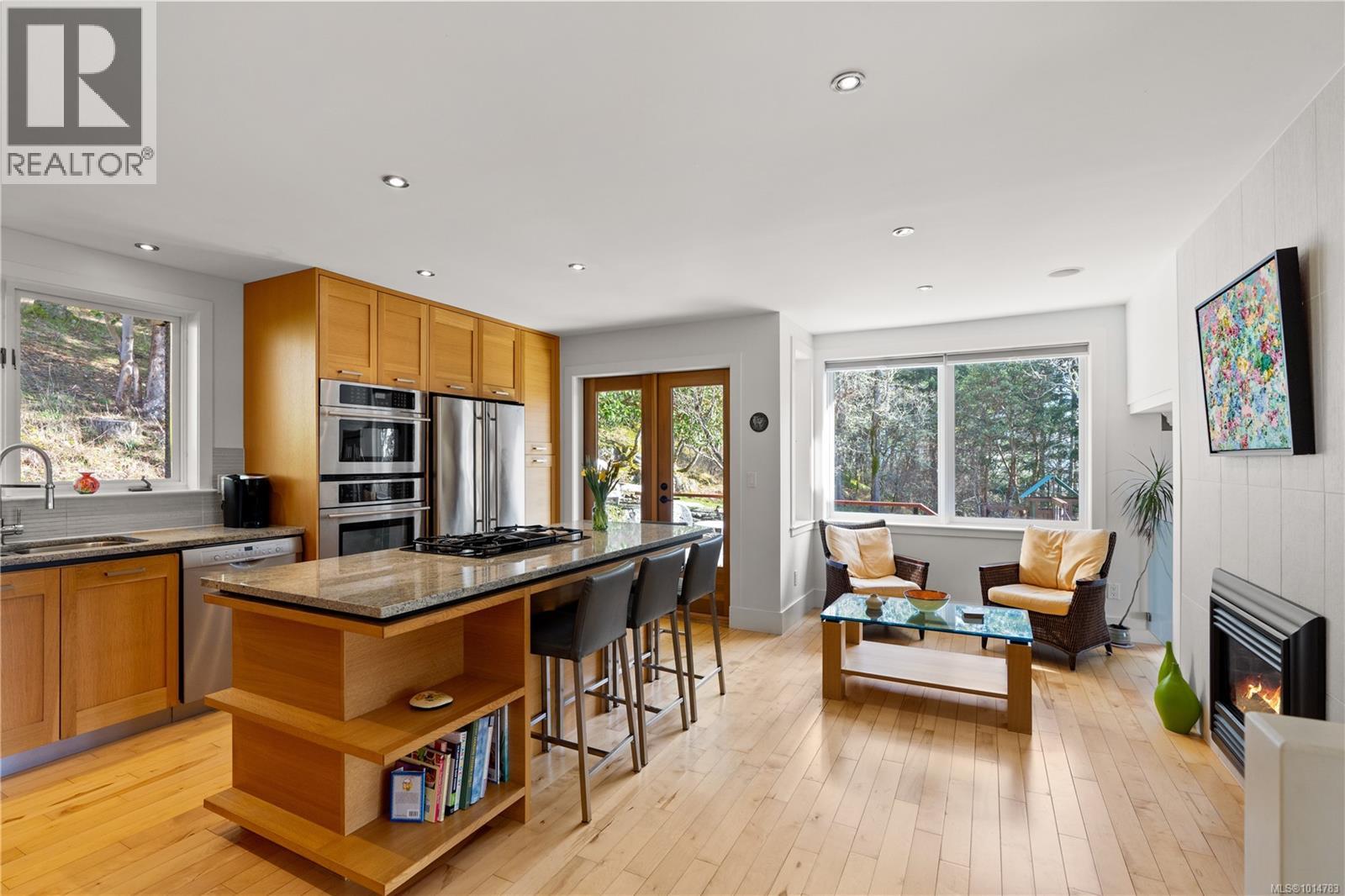  8242 Thomson Place, Central Saanich