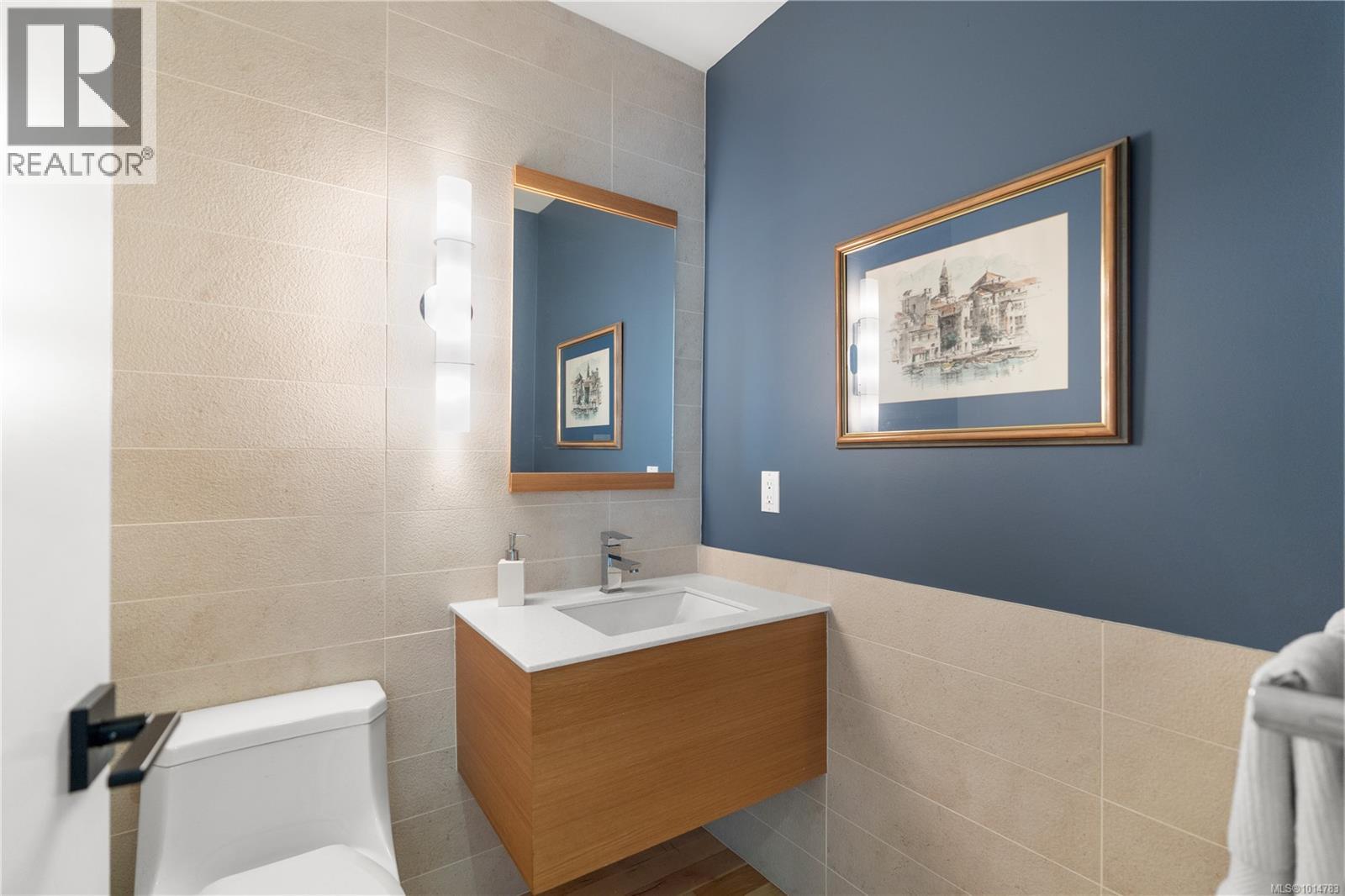  8242 Thomson Place, Central Saanich