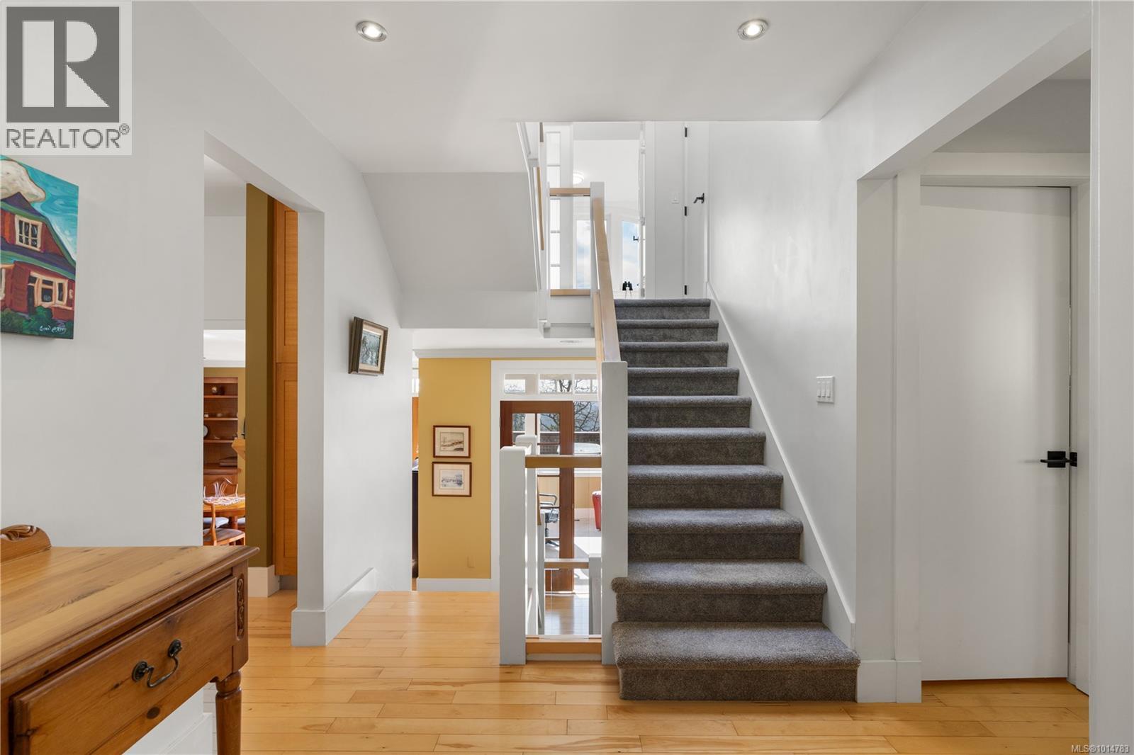  8242 Thomson Place, Central Saanich