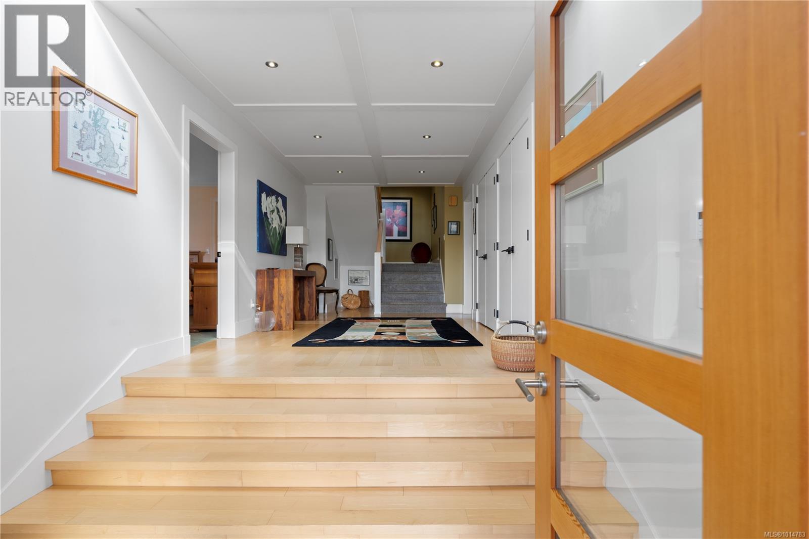  8242 Thomson Place, Central Saanich
