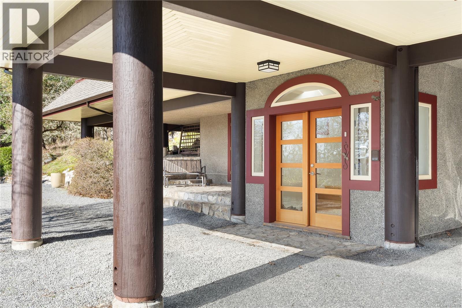  8242 Thomson Place, Central Saanich