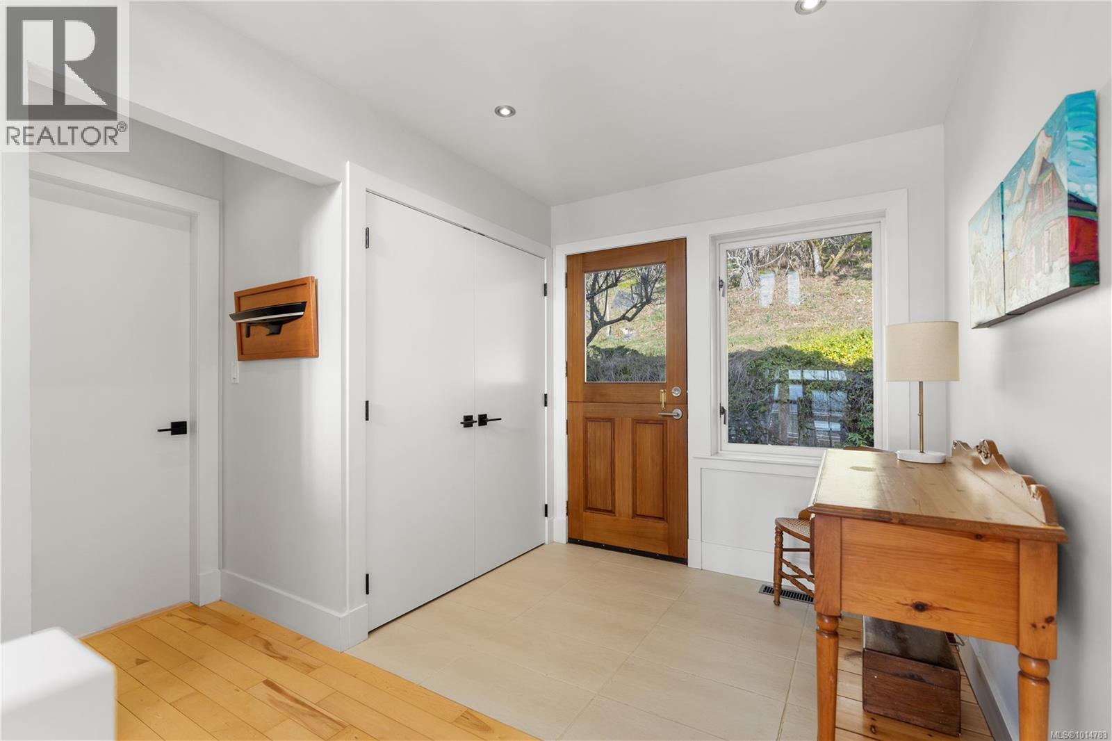  8242 Thomson Place, Central Saanich