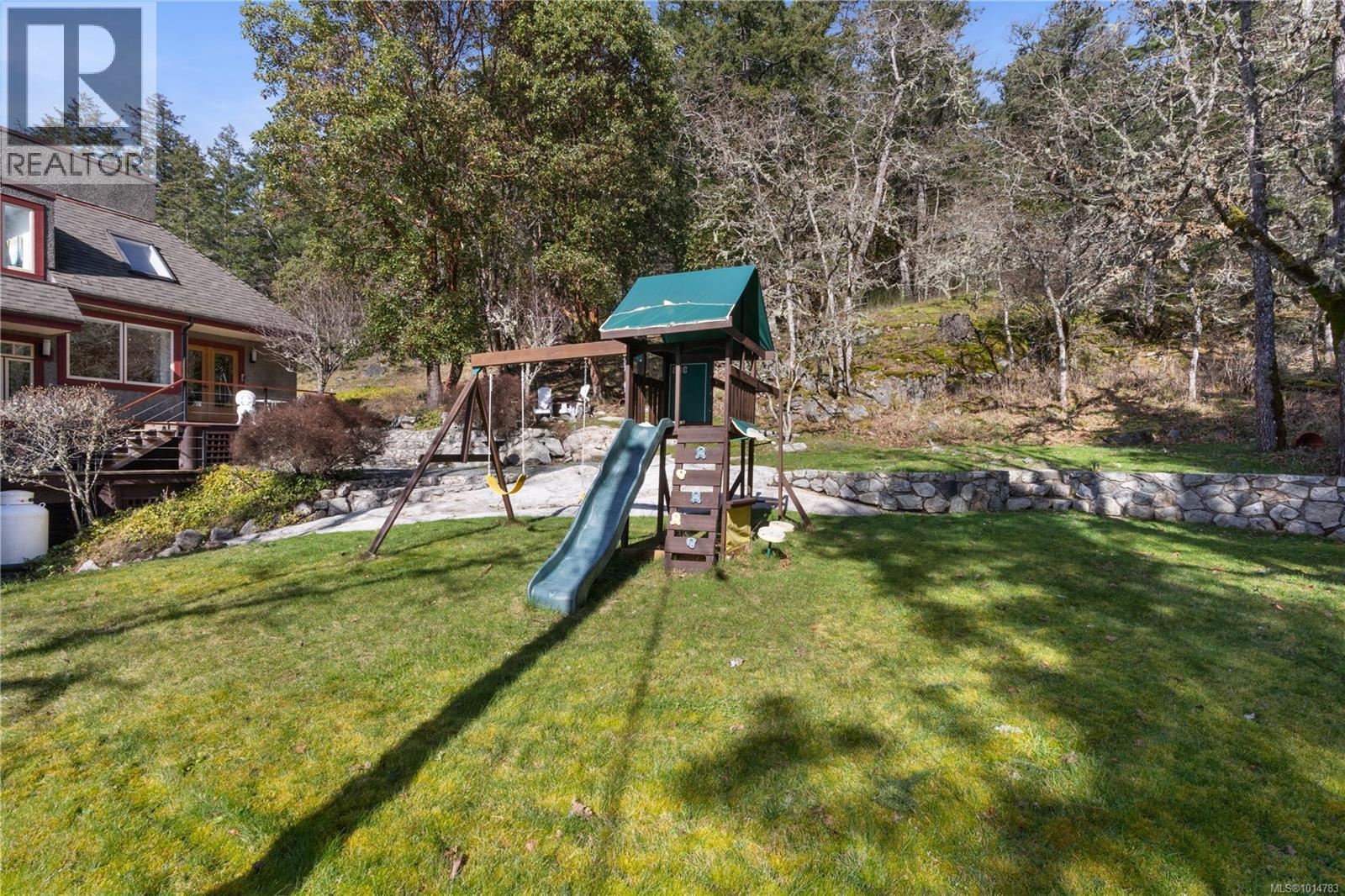  8242 Thomson Place, Central Saanich