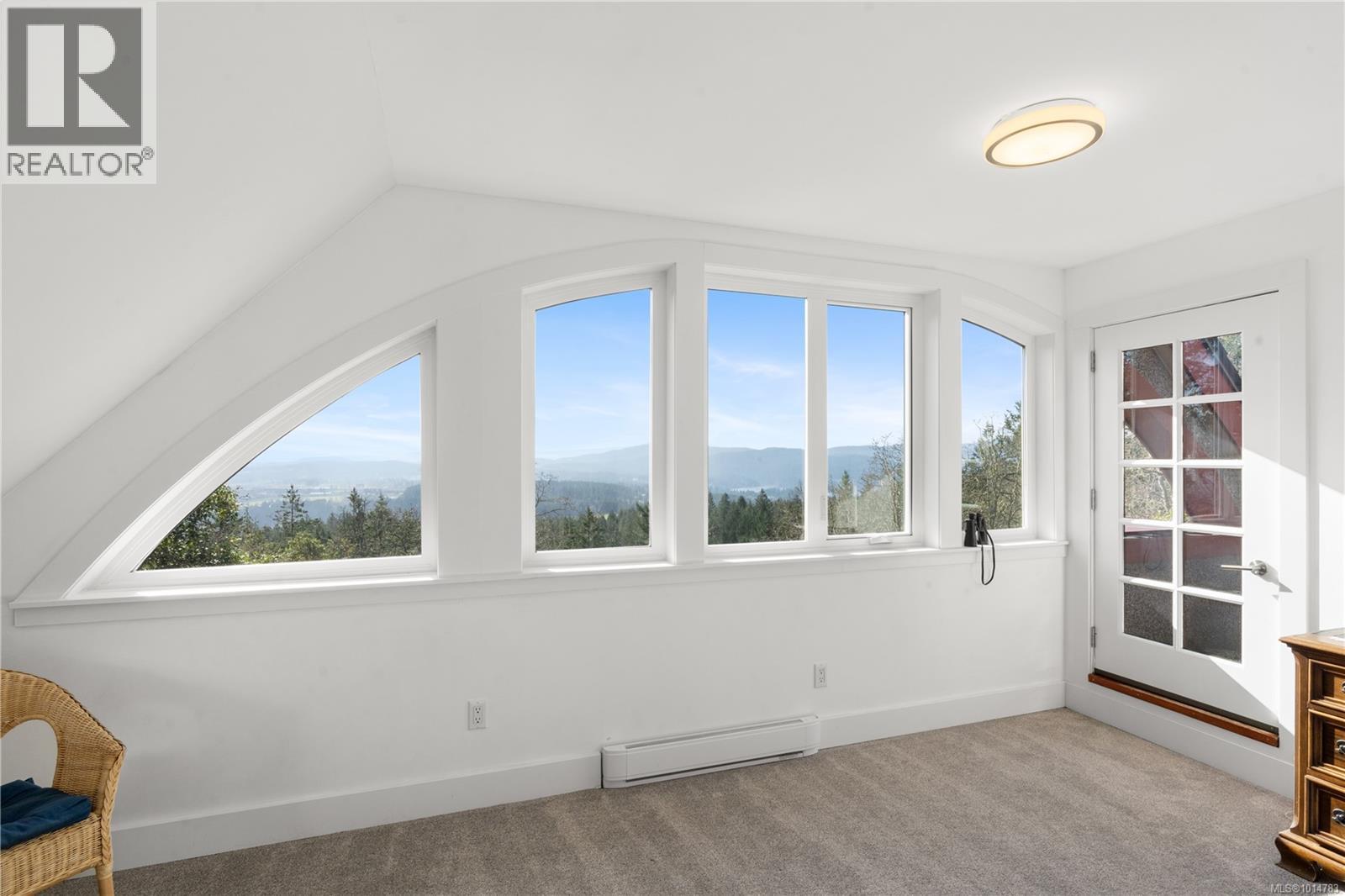  8242 Thomson Place, Central Saanich
