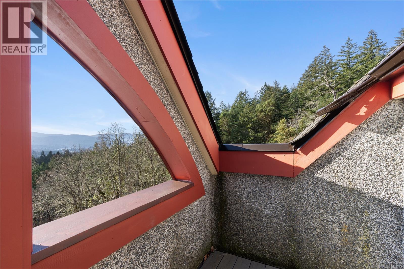  8242 Thomson Place, Central Saanich