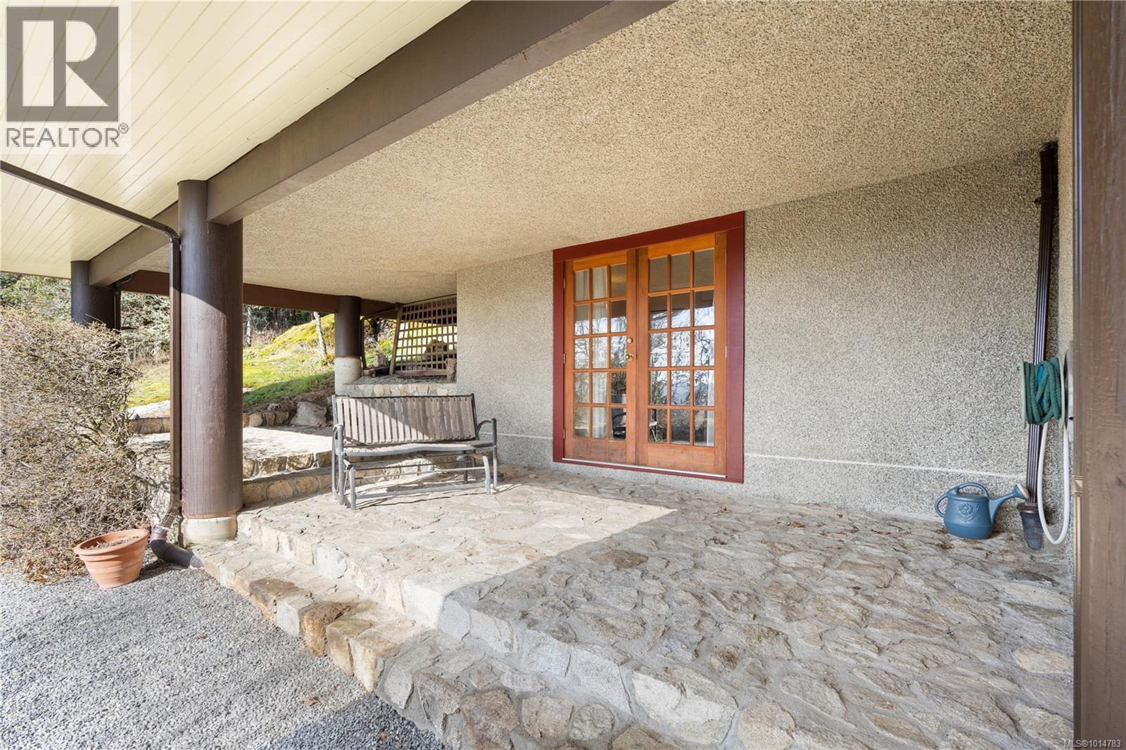  8242 Thomson Place, Central Saanich
