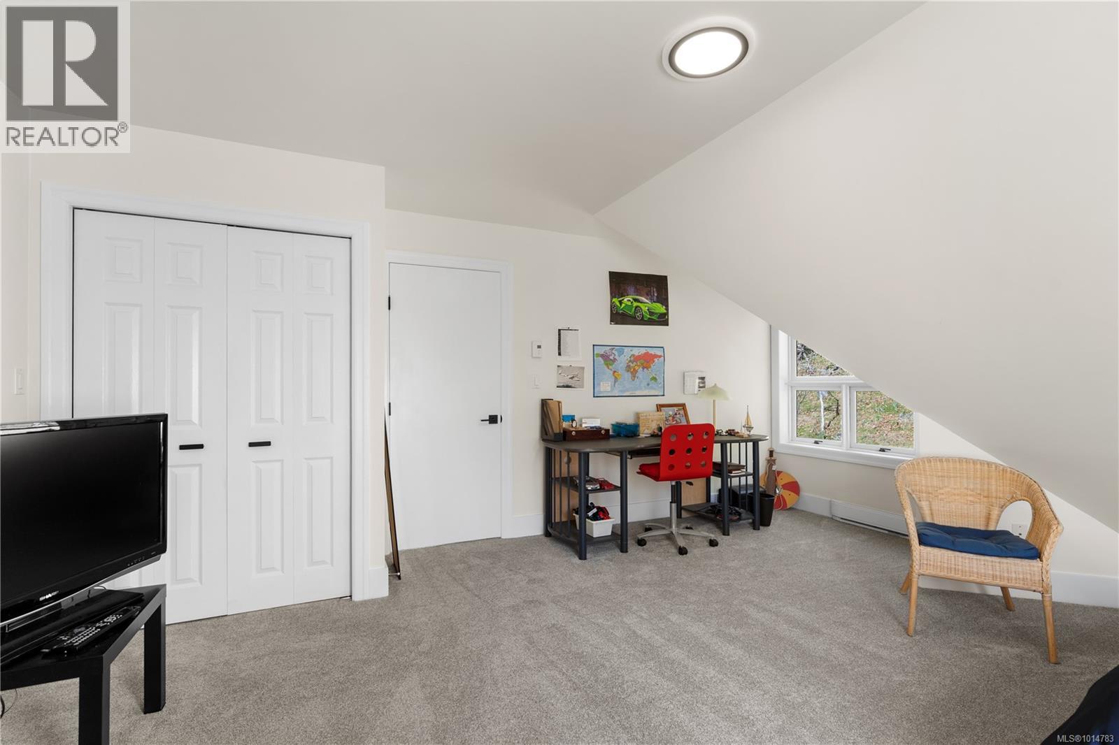  8242 Thomson Place, Central Saanich