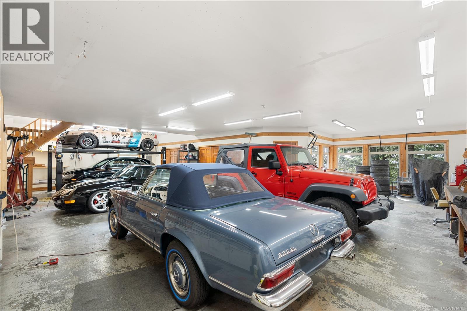 8242 Thomson Place, Central Saanich