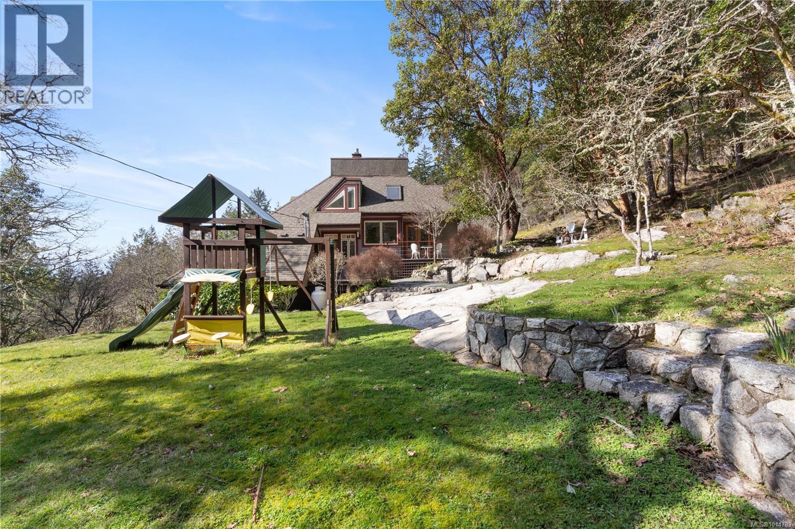  8242 Thomson Place, Central Saanich