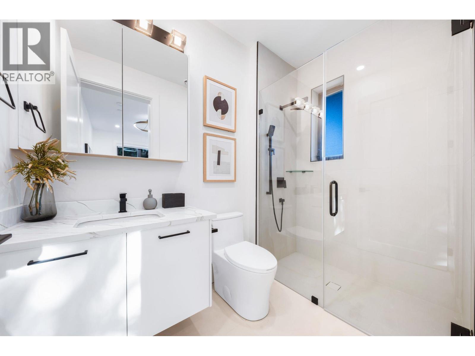 2 1233 E 37TH AVENUE, Vancouver