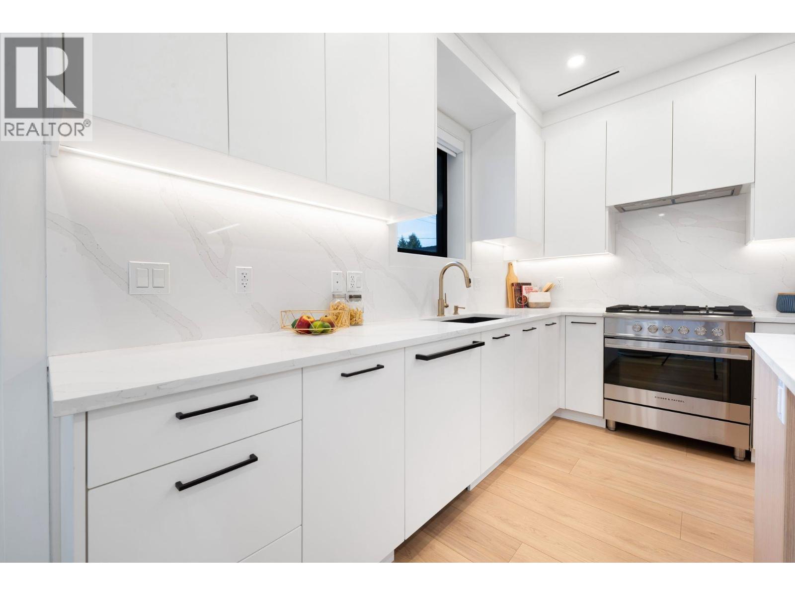 2 1233 E 37TH AVENUE, Vancouver