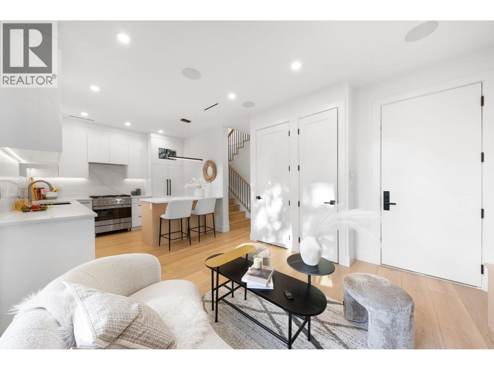 2 1233 E 37TH AVENUE, Vancouver