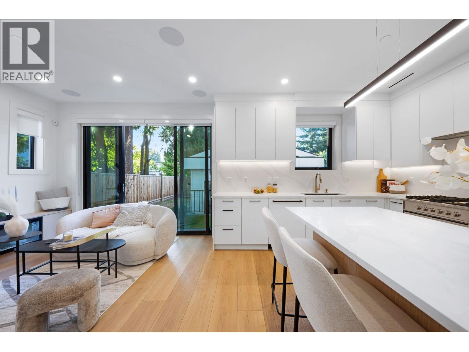 2 1233 E 37TH AVENUE, Vancouver