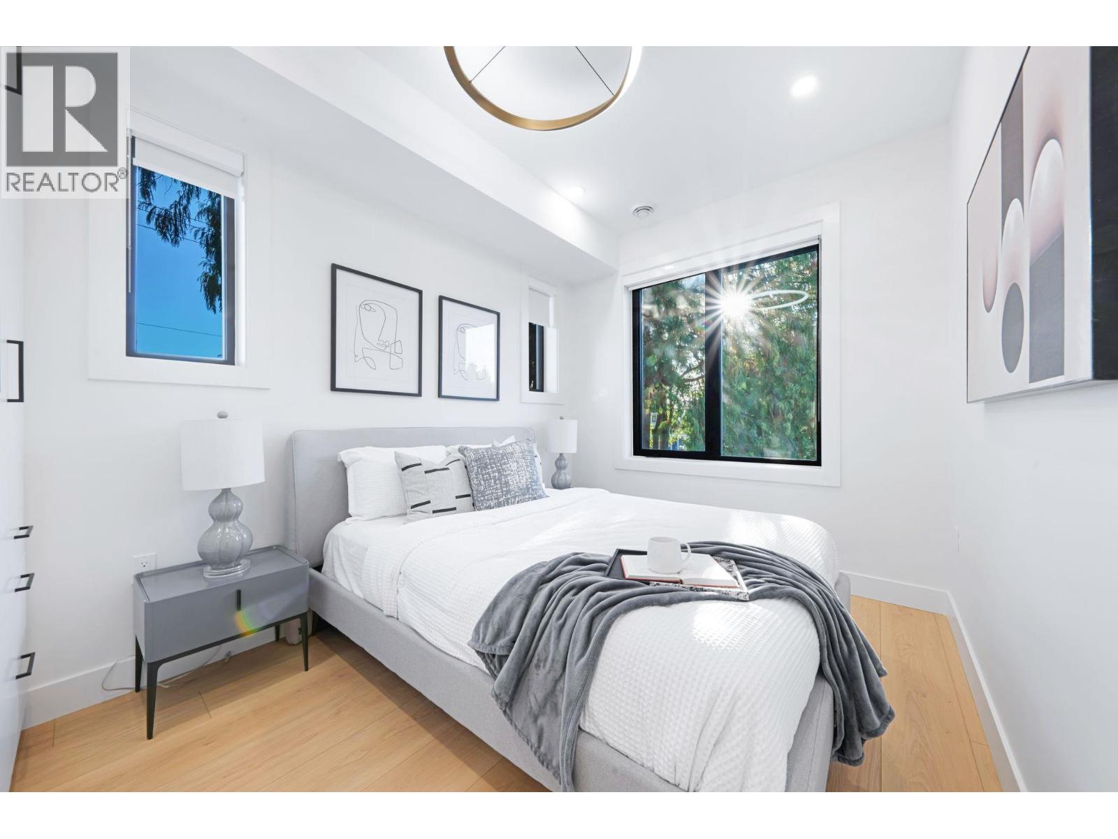 2 1233 E 37TH AVENUE, Vancouver