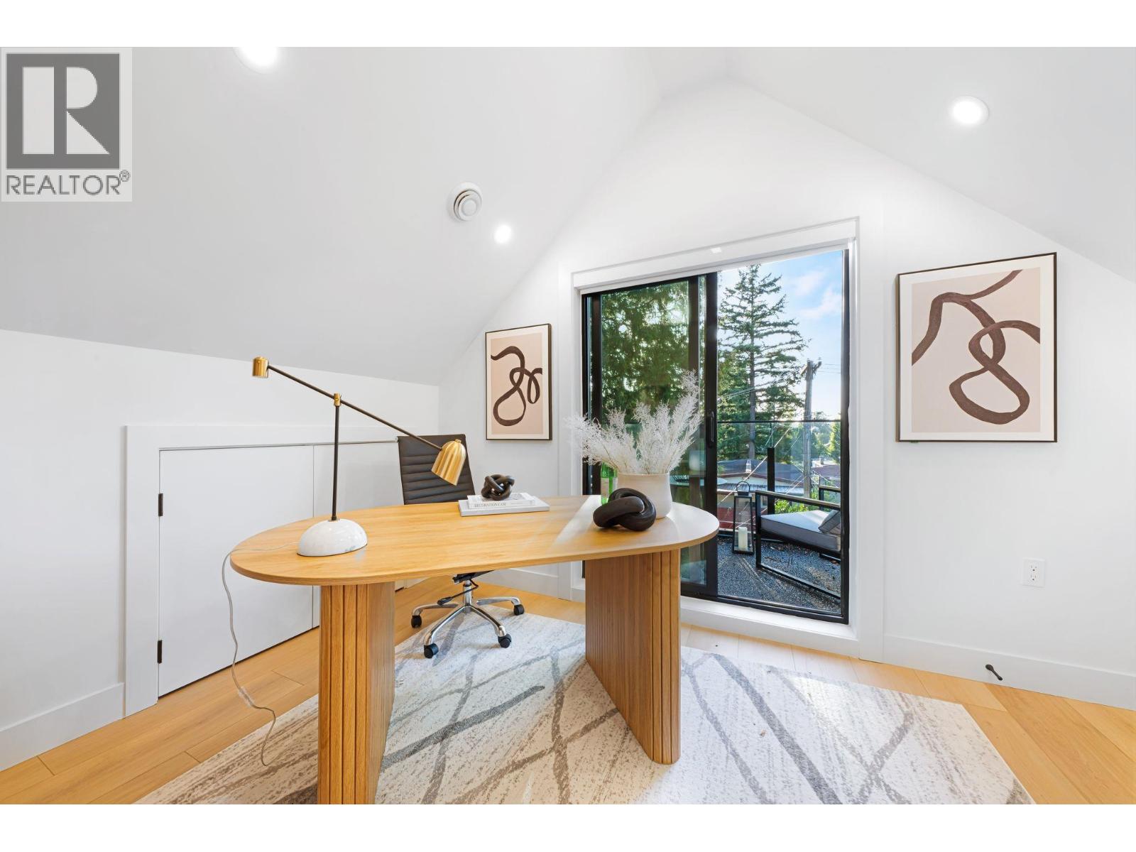 2 1233 E 37TH AVENUE, Vancouver