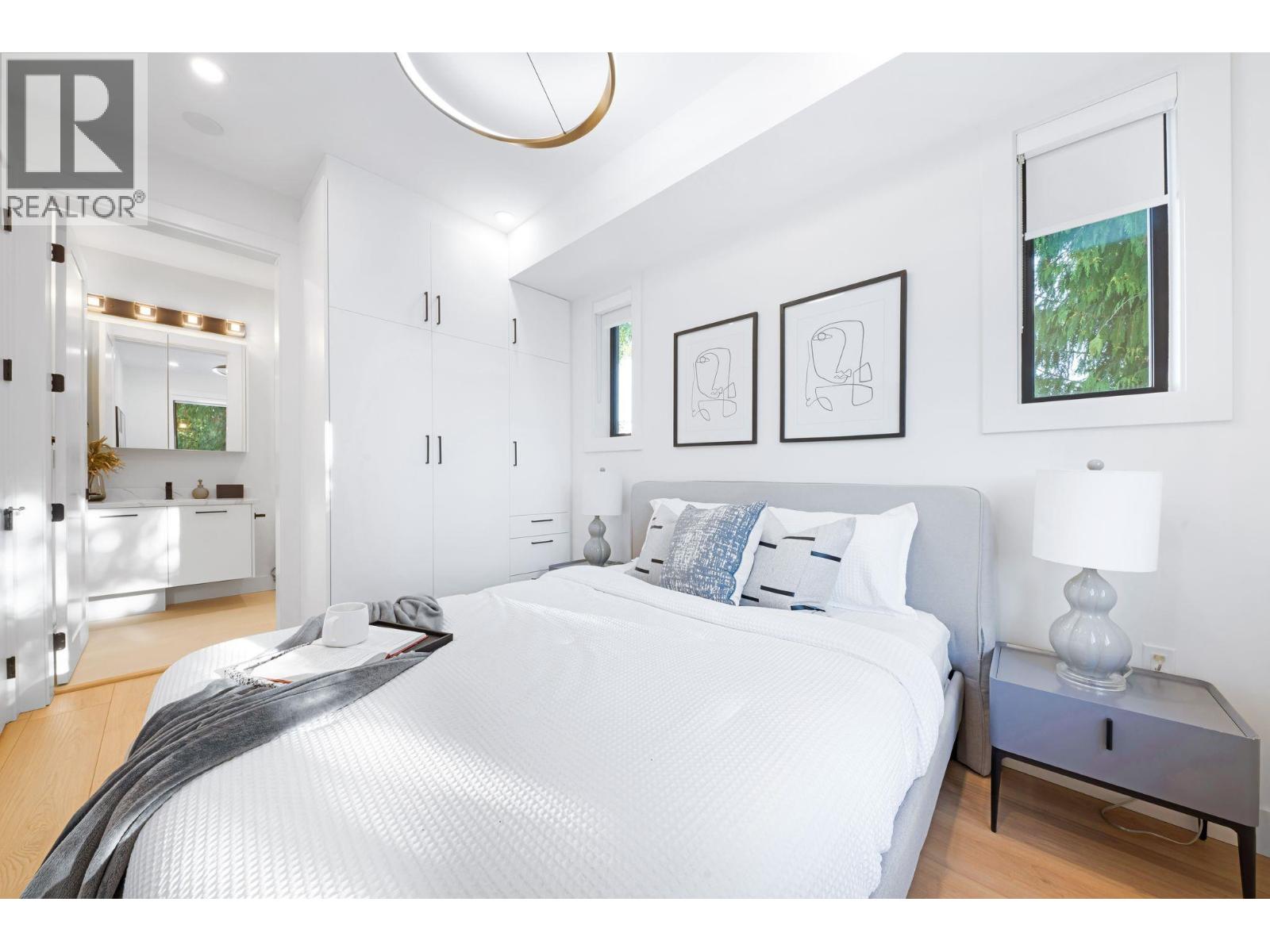 2 1233 E 37TH AVENUE, Vancouver