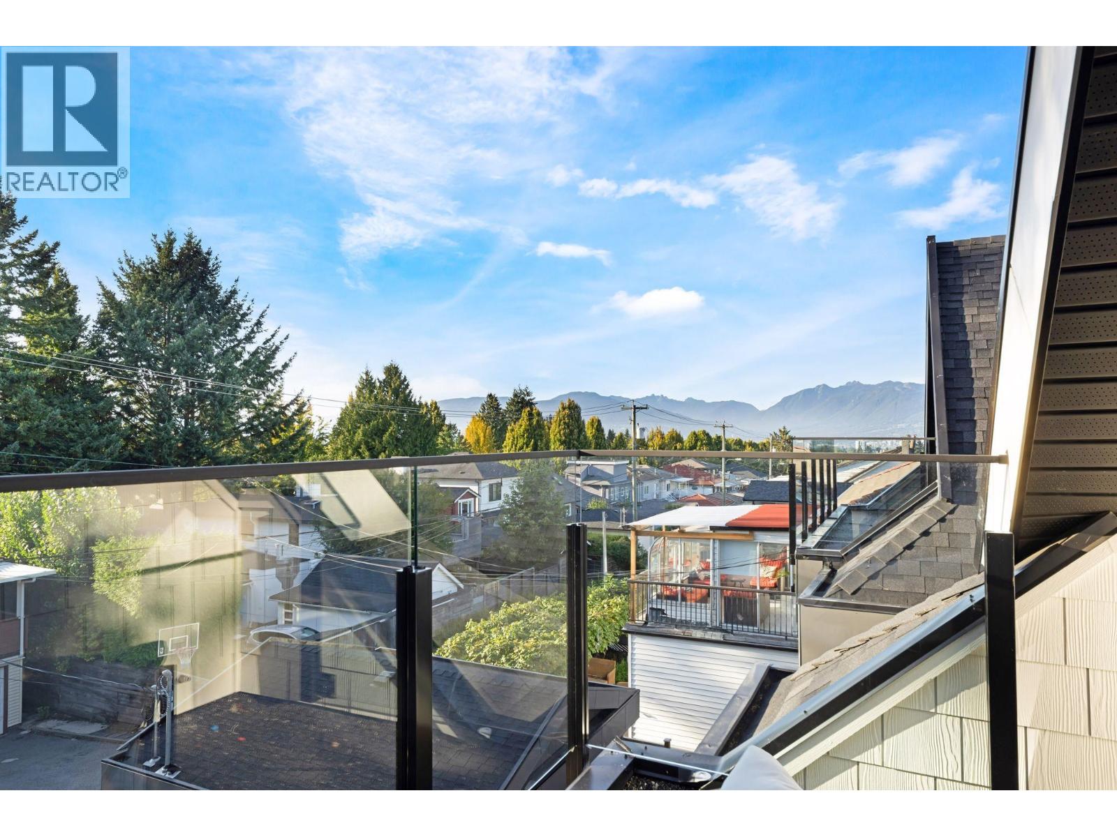 2 1233 E 37TH AVENUE, Vancouver
