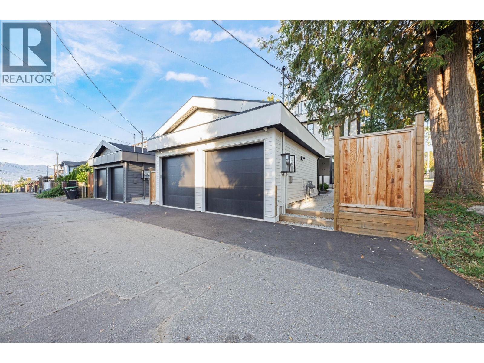 2 1233 E 37TH AVENUE, Vancouver