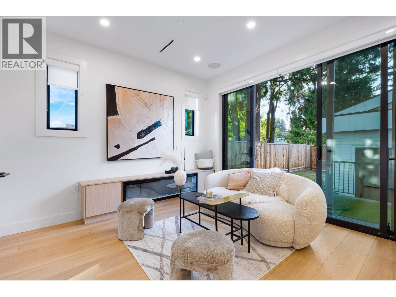 2 1233 E 37TH AVENUE, Vancouver