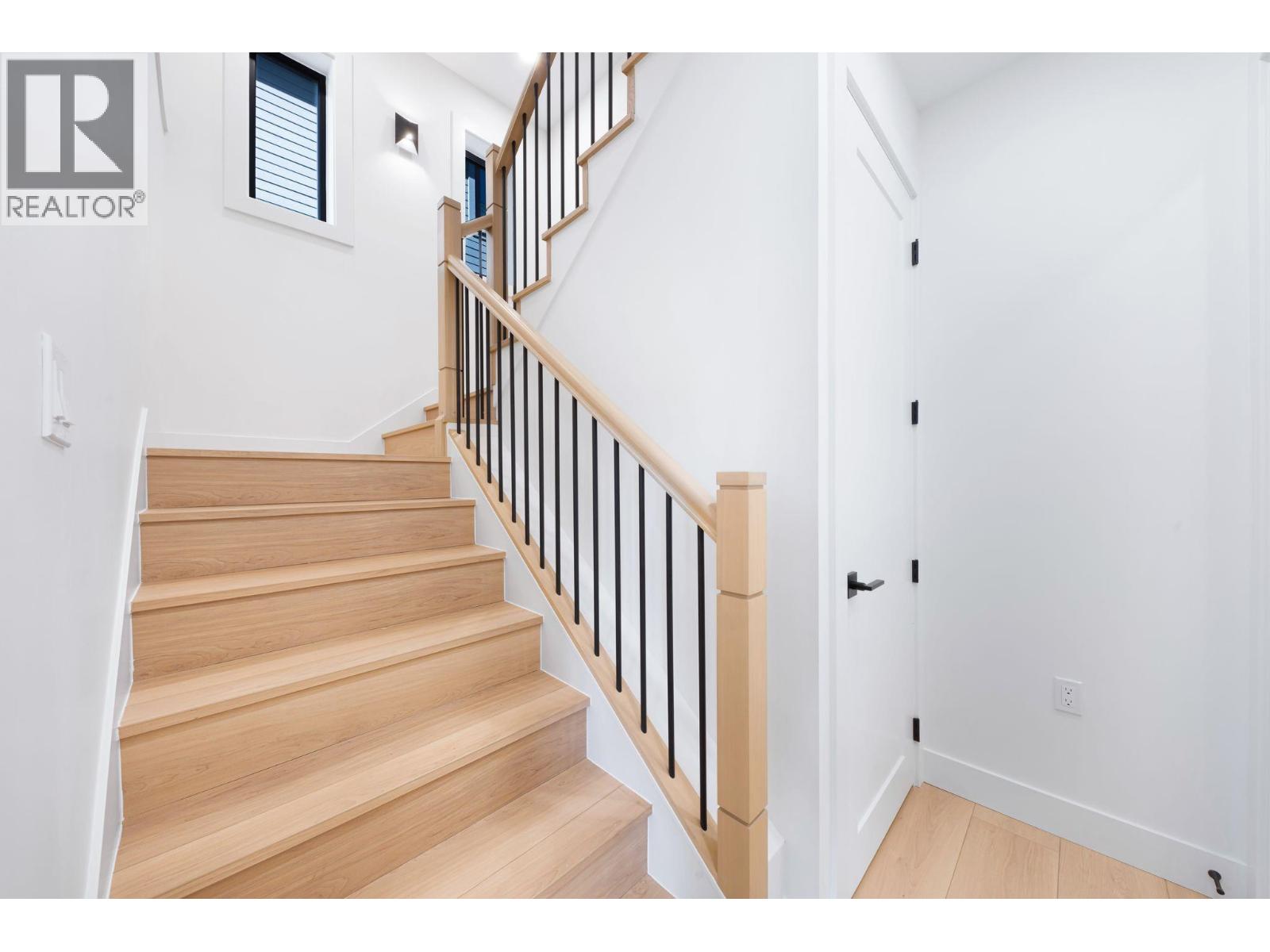 2 1233 E 37TH AVENUE, Vancouver