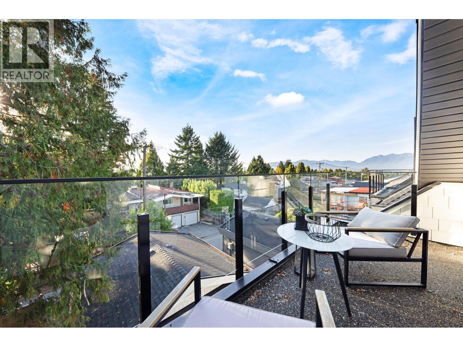 2 1233 E 37TH AVENUE, Vancouver