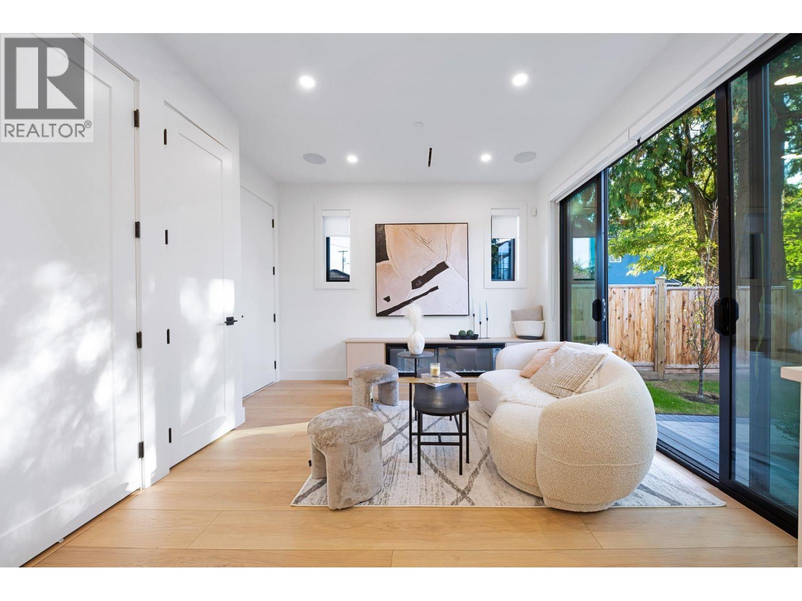 2 1233 E 37TH AVENUE, Vancouver