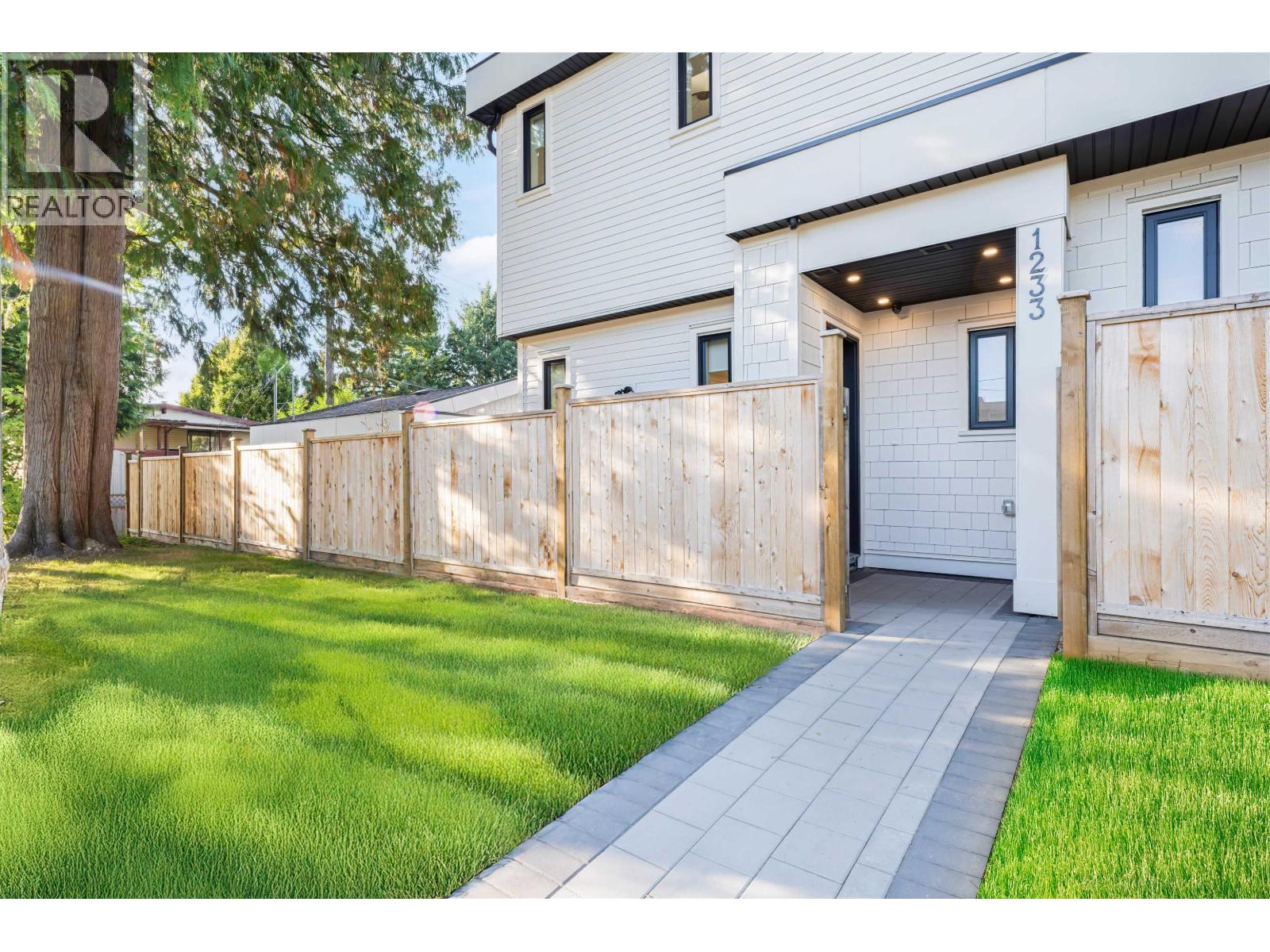 2 1233 E 37TH AVENUE, Vancouver