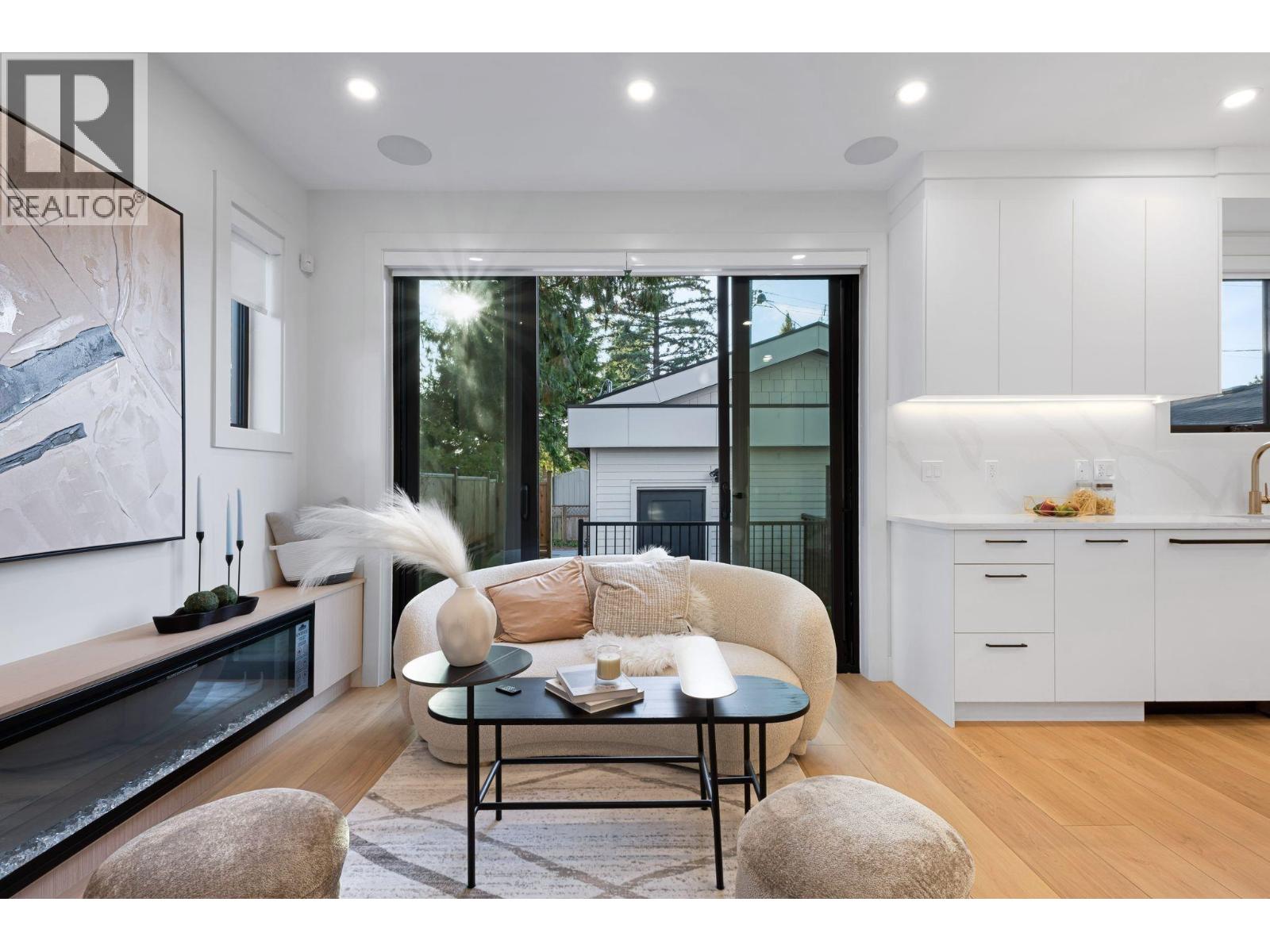 2 1233 E 37TH AVENUE, Vancouver