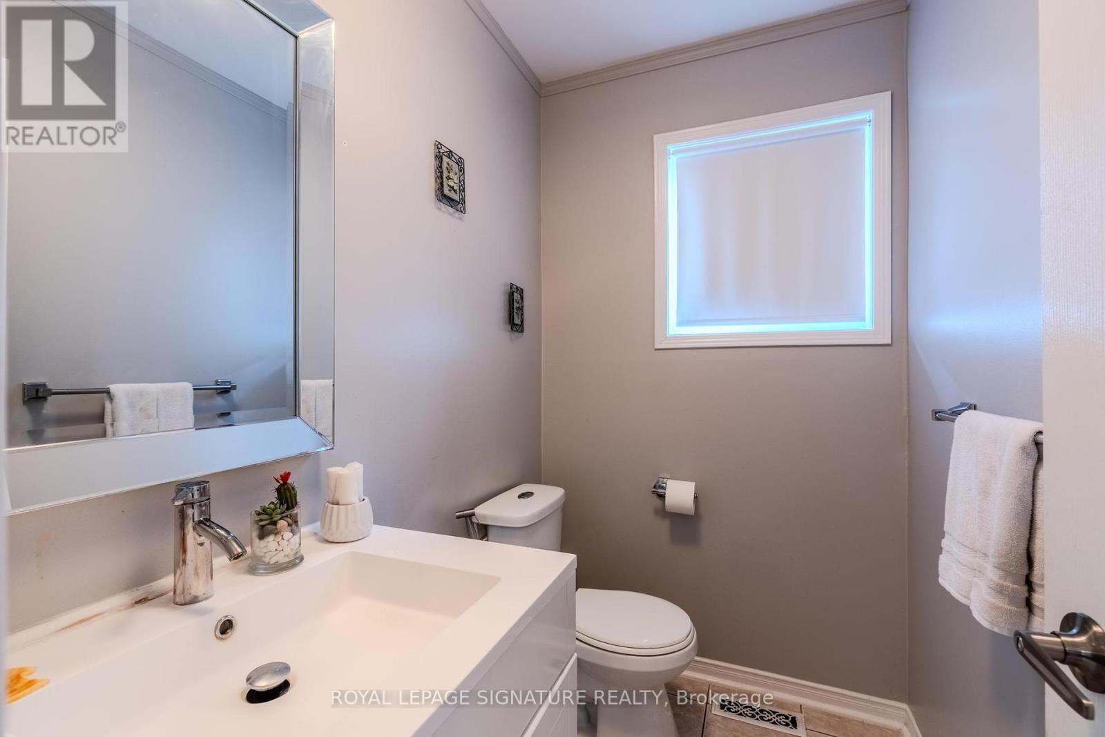 Single Family House for Sale in  LIVINGSTONE STREET Barrie (Northwest) 