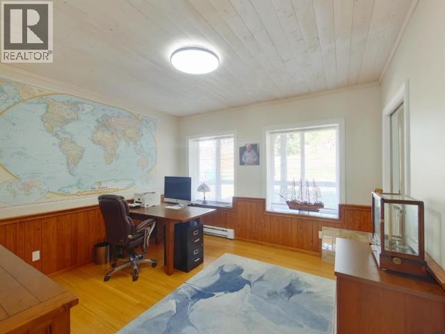 8075 CENTENNIAL DRIVE, Powell River