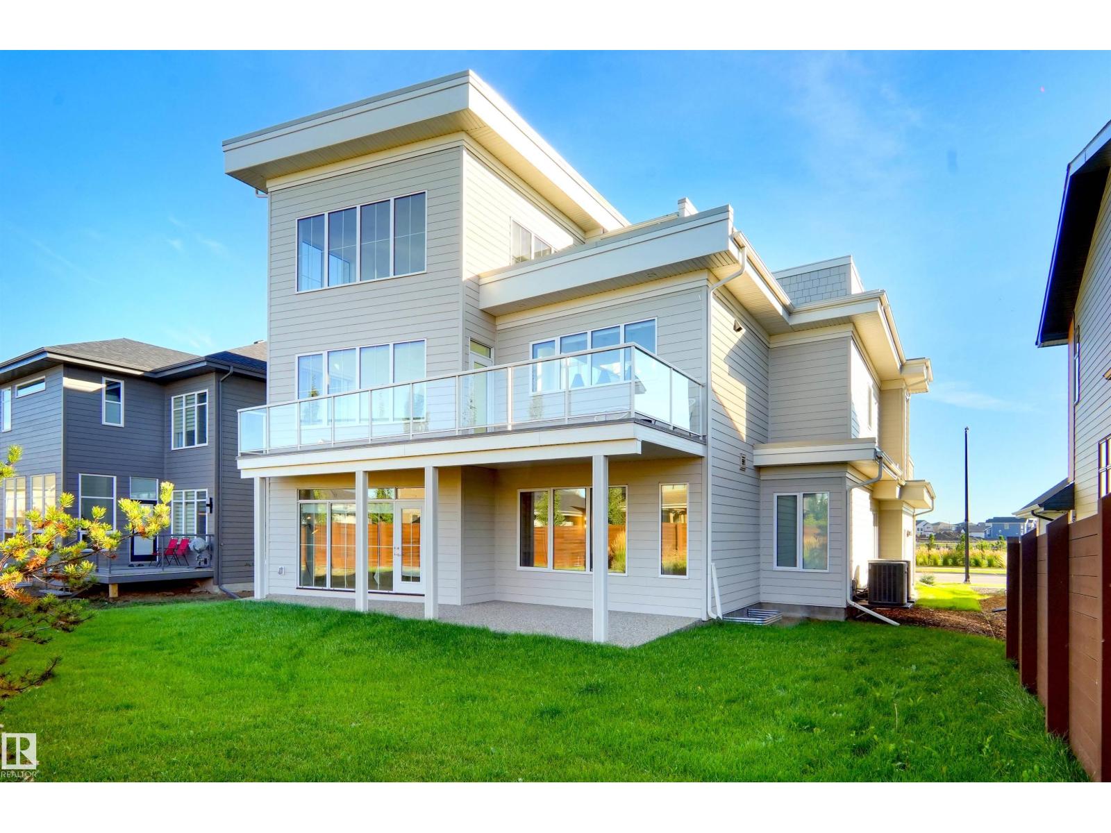 11 JUBILATION DR, St. Albert