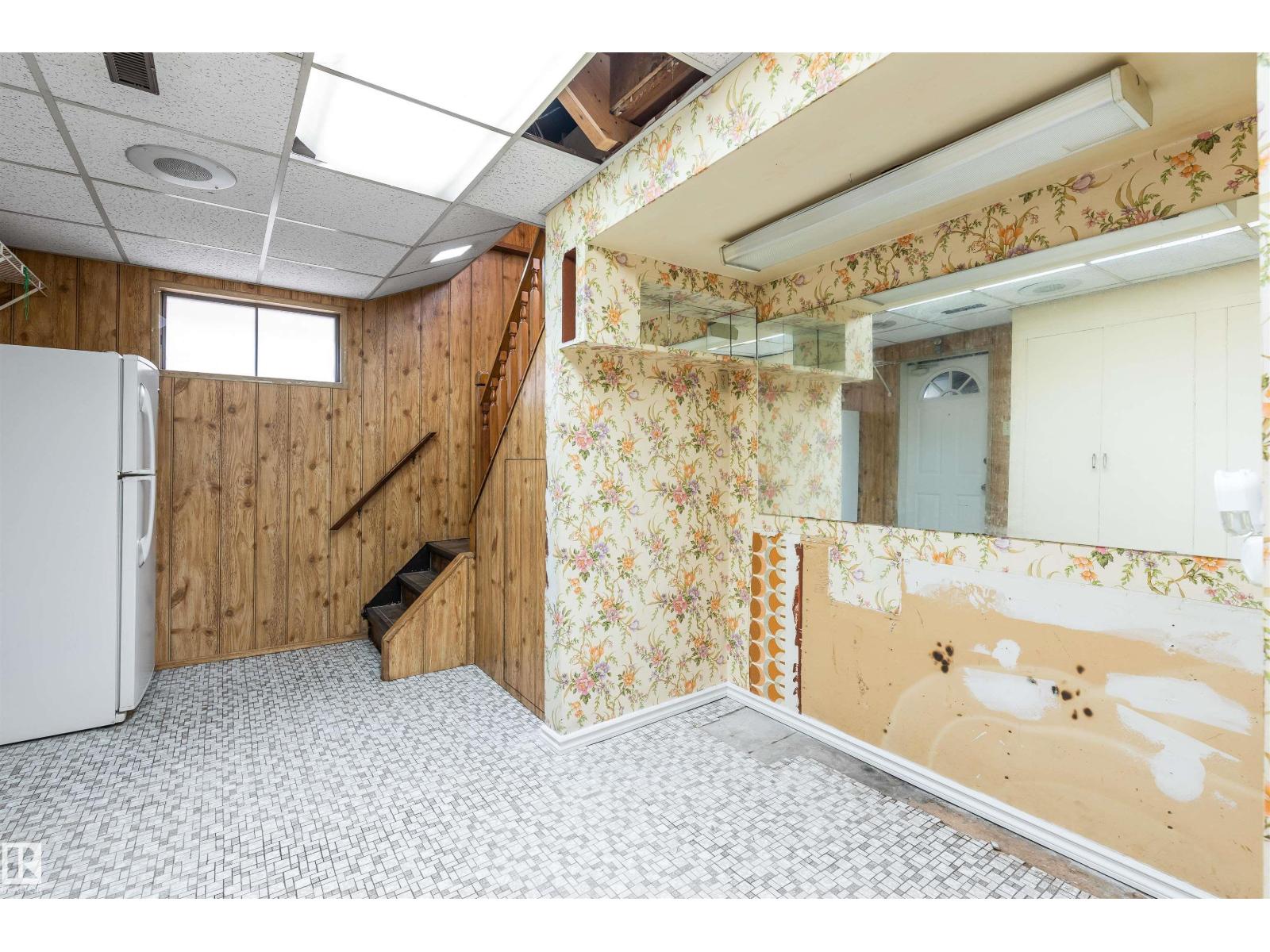 Single Family House Bungalow for Sale in  BELMONT DR St. Albert 