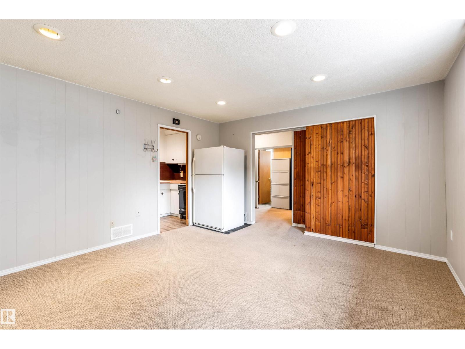 Single Family House Bungalow for Sale in  BELMONT DR St. Albert 