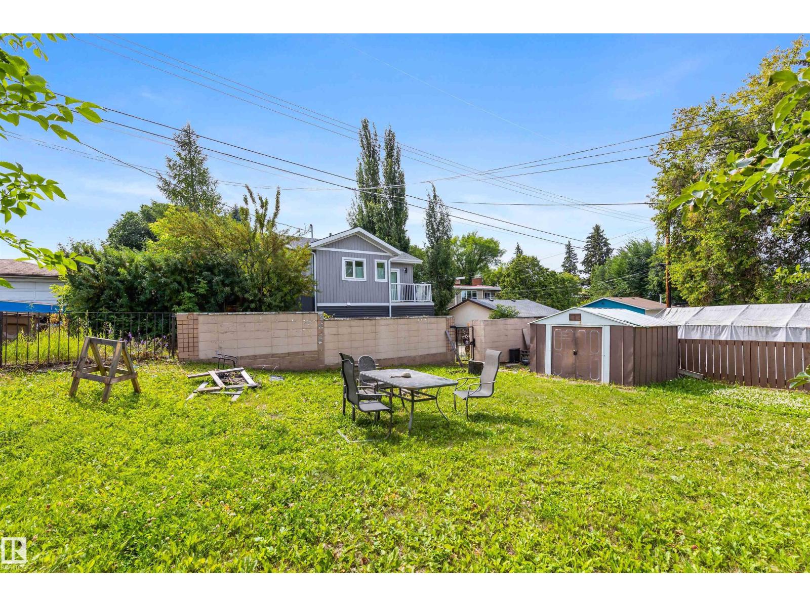 Single Family House Bungalow for Sale in  BELMONT DR St. Albert 