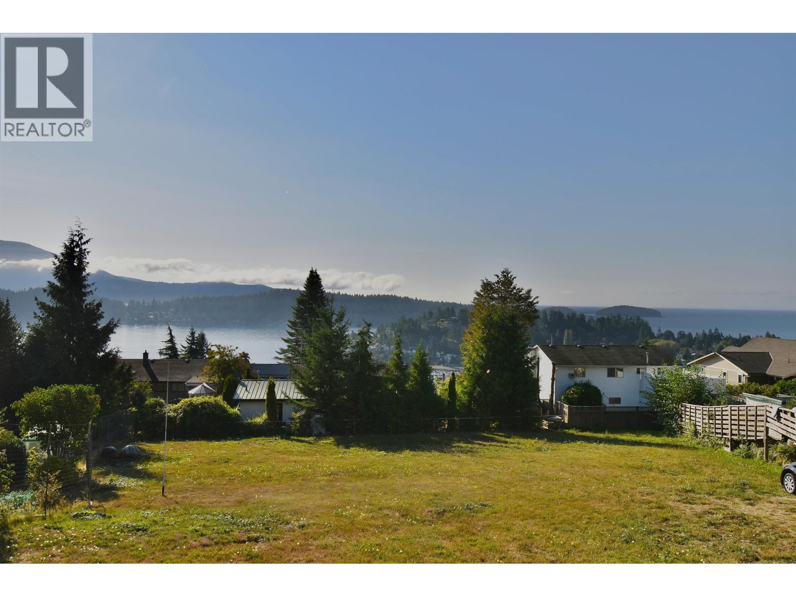 554 WILDWOOD CRESCENT, Gibsons
