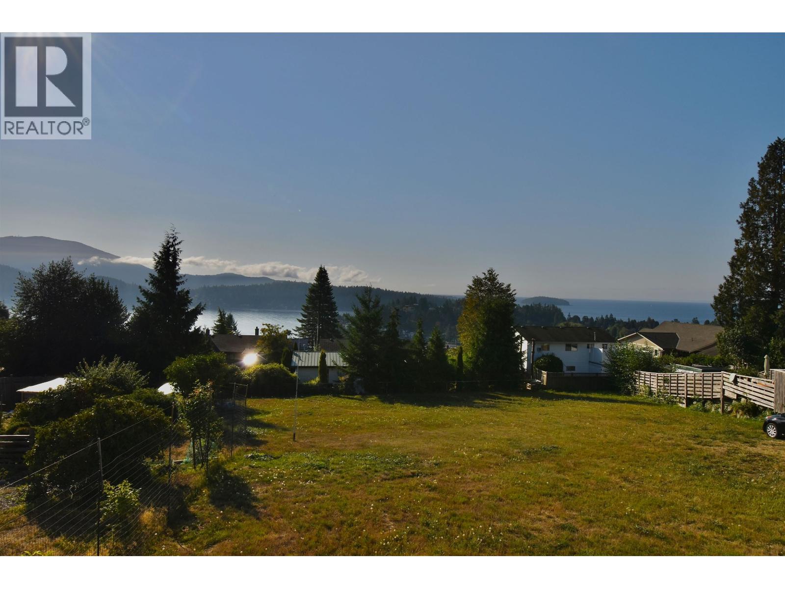 554 WILDWOOD CRESCENT, Gibsons