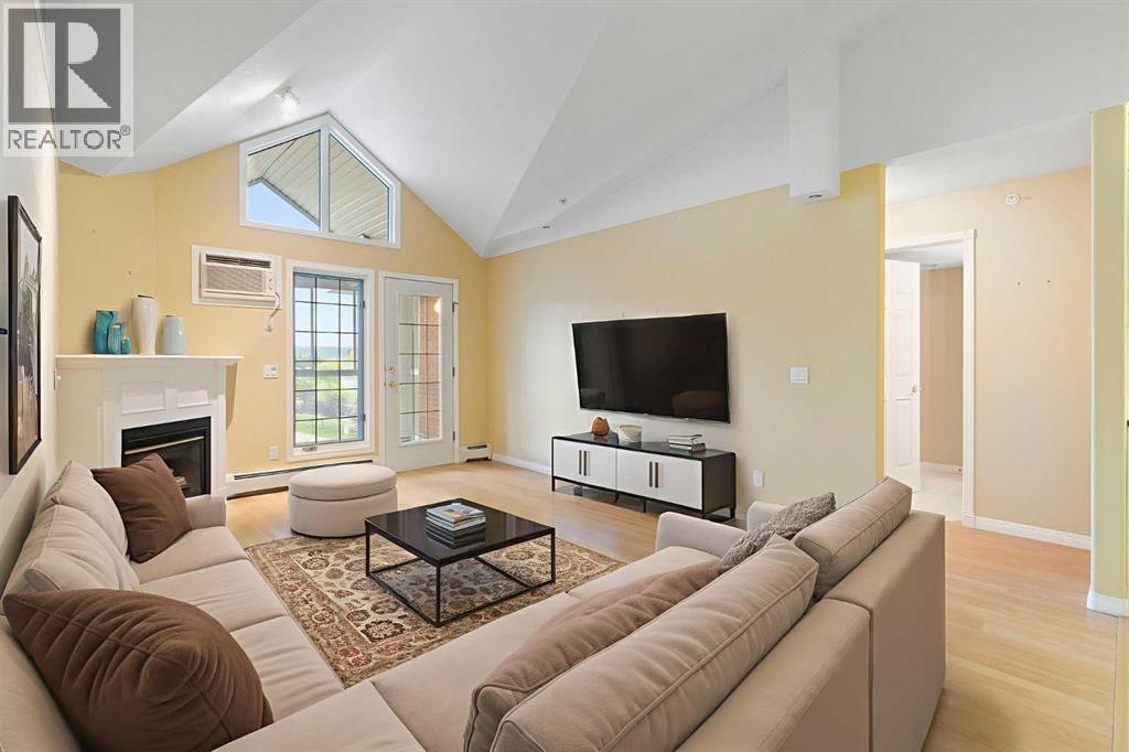 Single Family House for Sale in   Sierra Morena Boulevard SW Signal Hill Calgary 