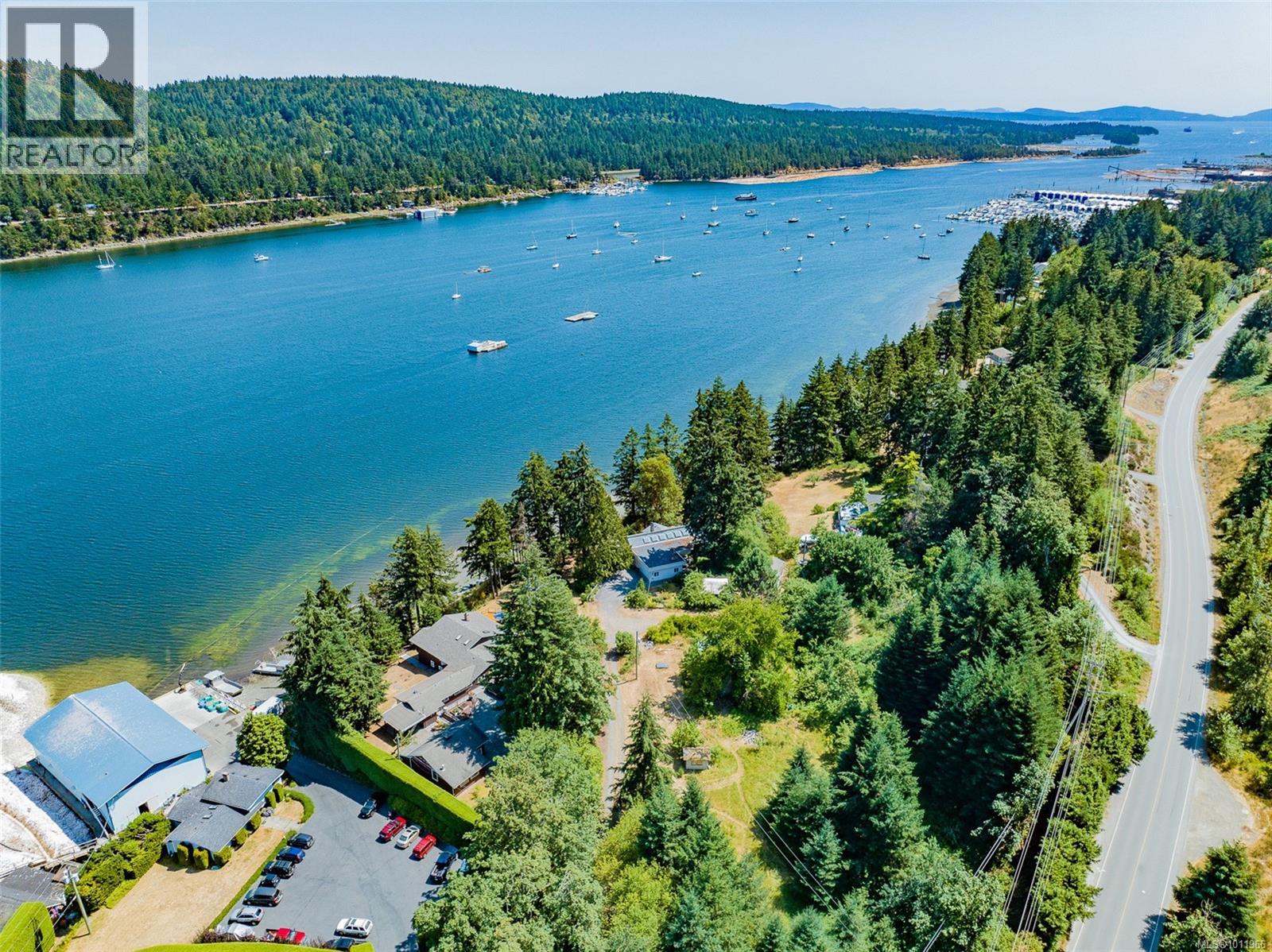 5030 Limberis Dr, Ladysmith