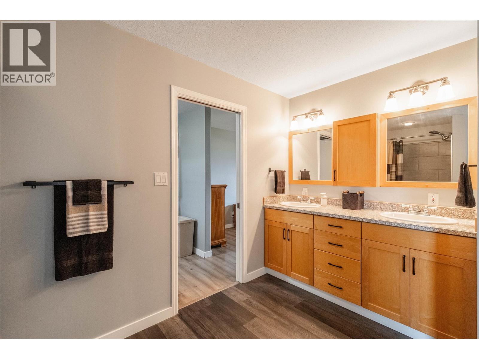5549 Snowbrush Street, Oliver