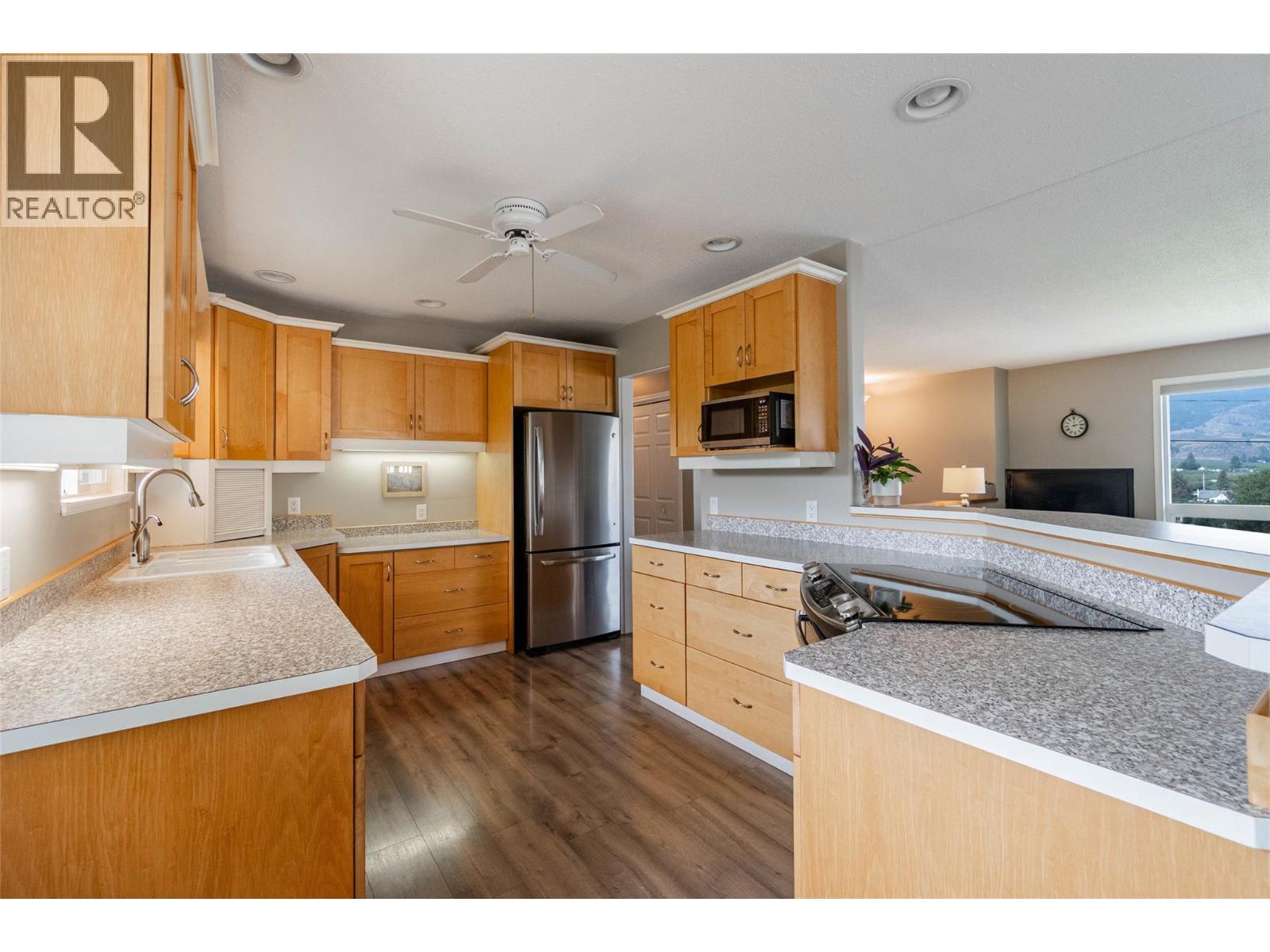 5549 Snowbrush Street, Oliver