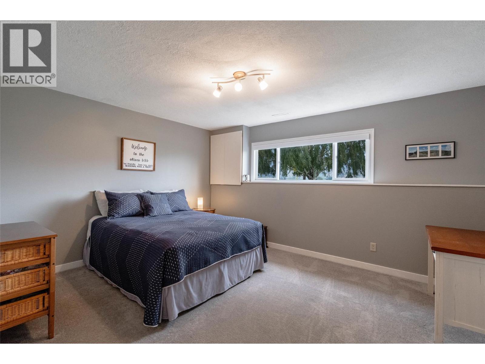 5549 Snowbrush Street, Oliver