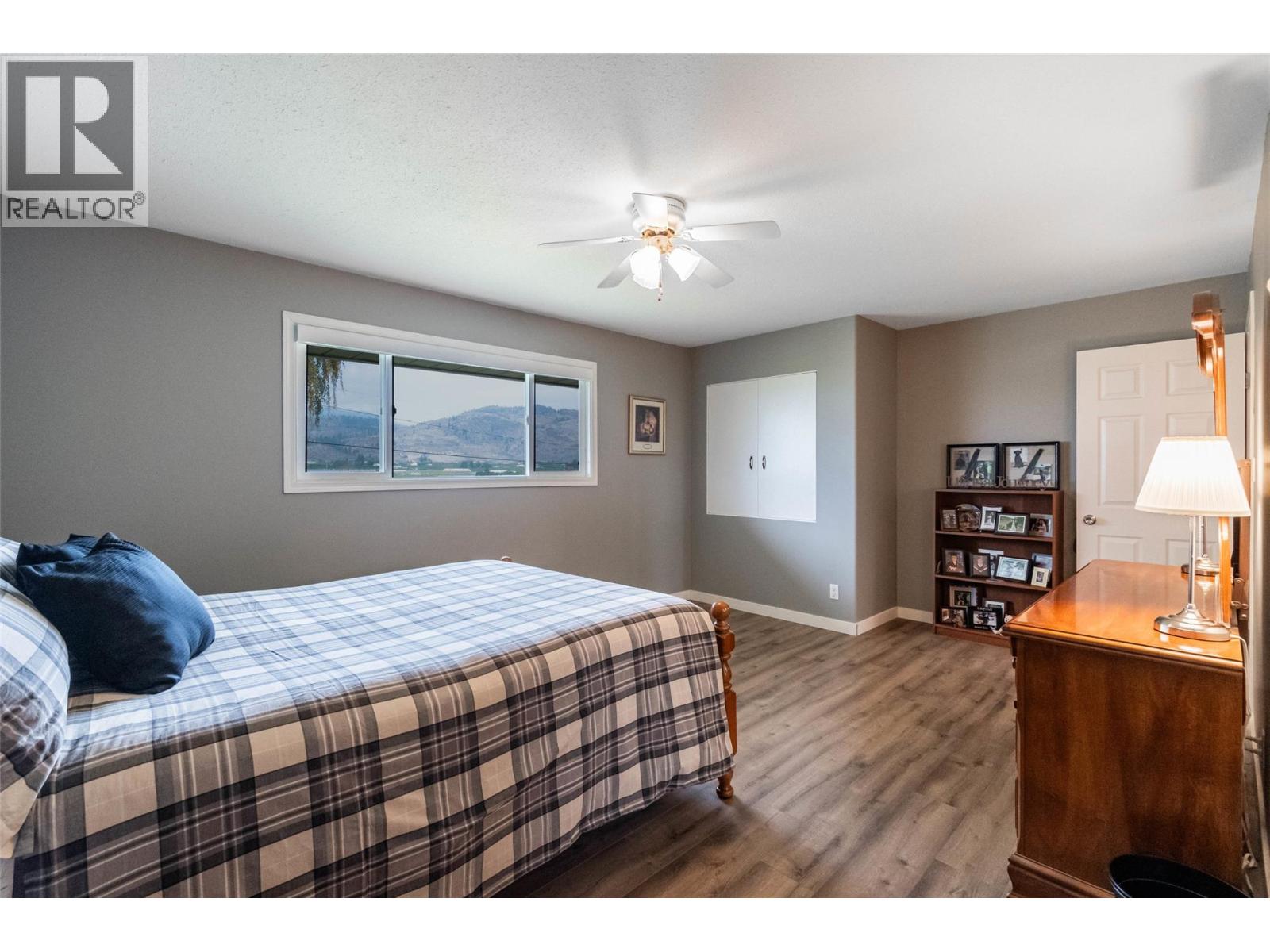 5549 Snowbrush Street, Oliver