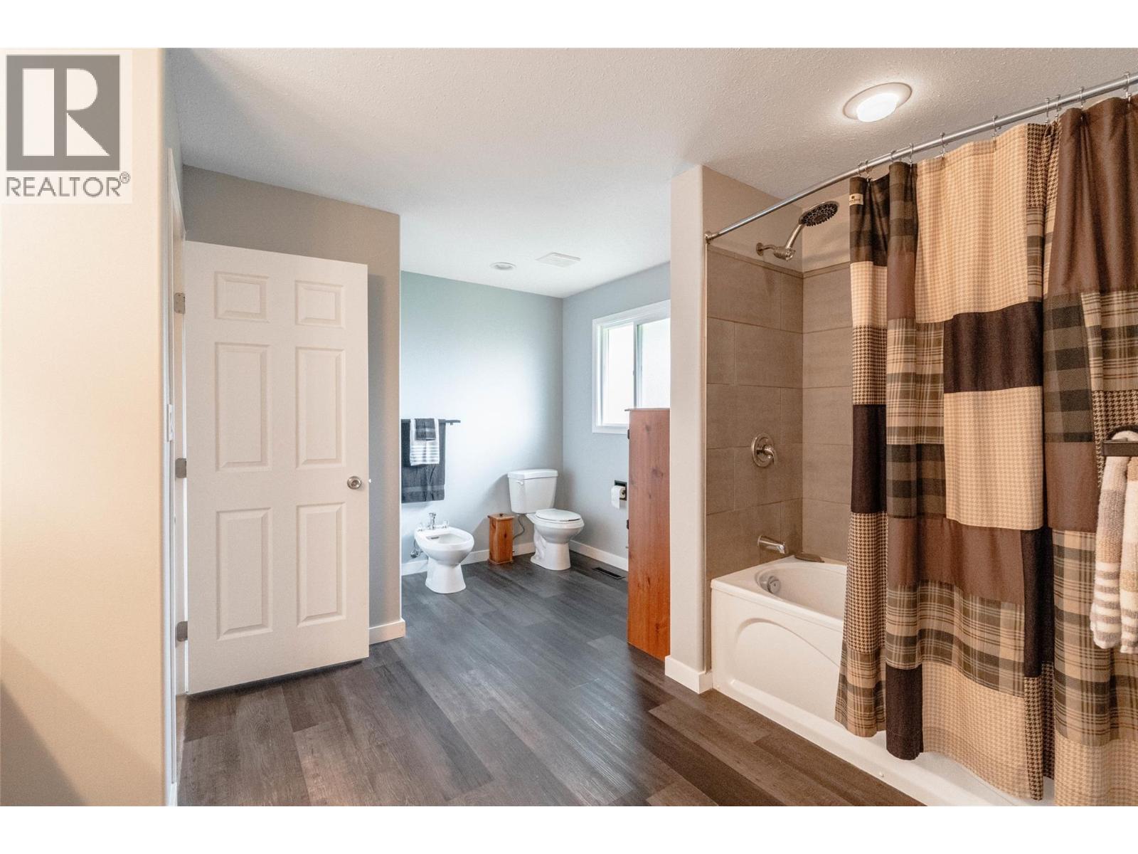 5549 Snowbrush Street, Oliver