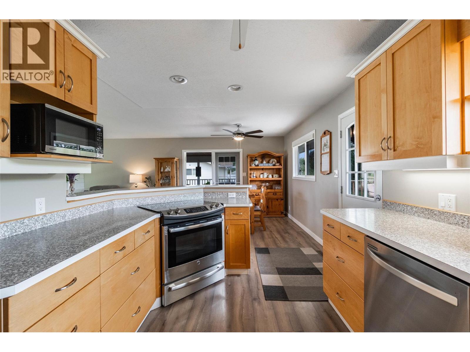 5549 Snowbrush Street, Oliver