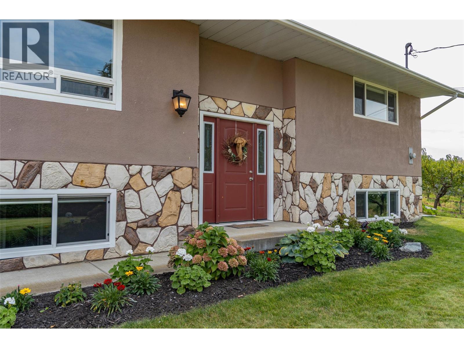 5549 Snowbrush Street, Oliver