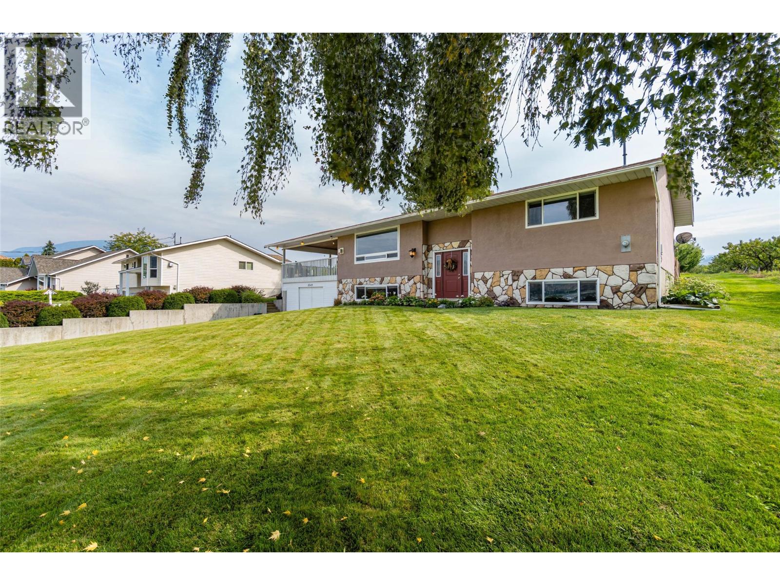 5549 Snowbrush Street, Oliver