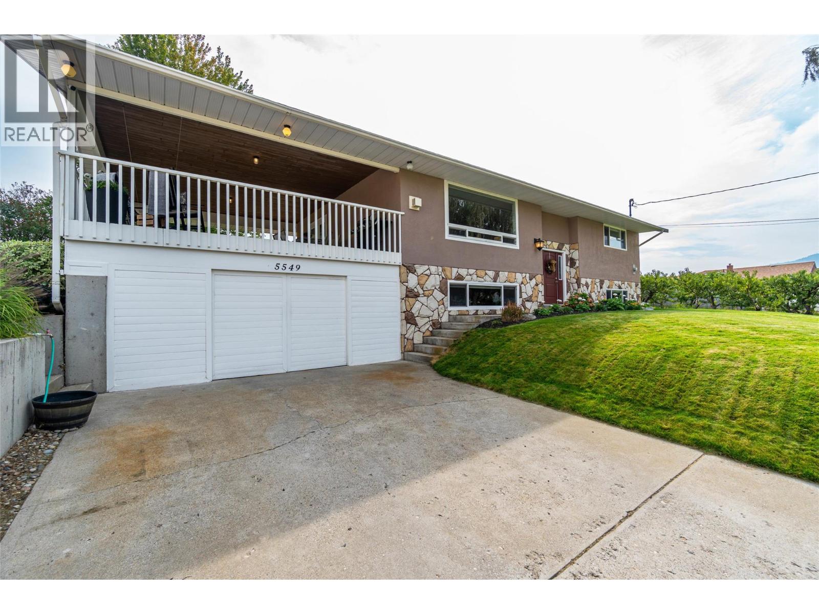 5549 Snowbrush Street, Oliver