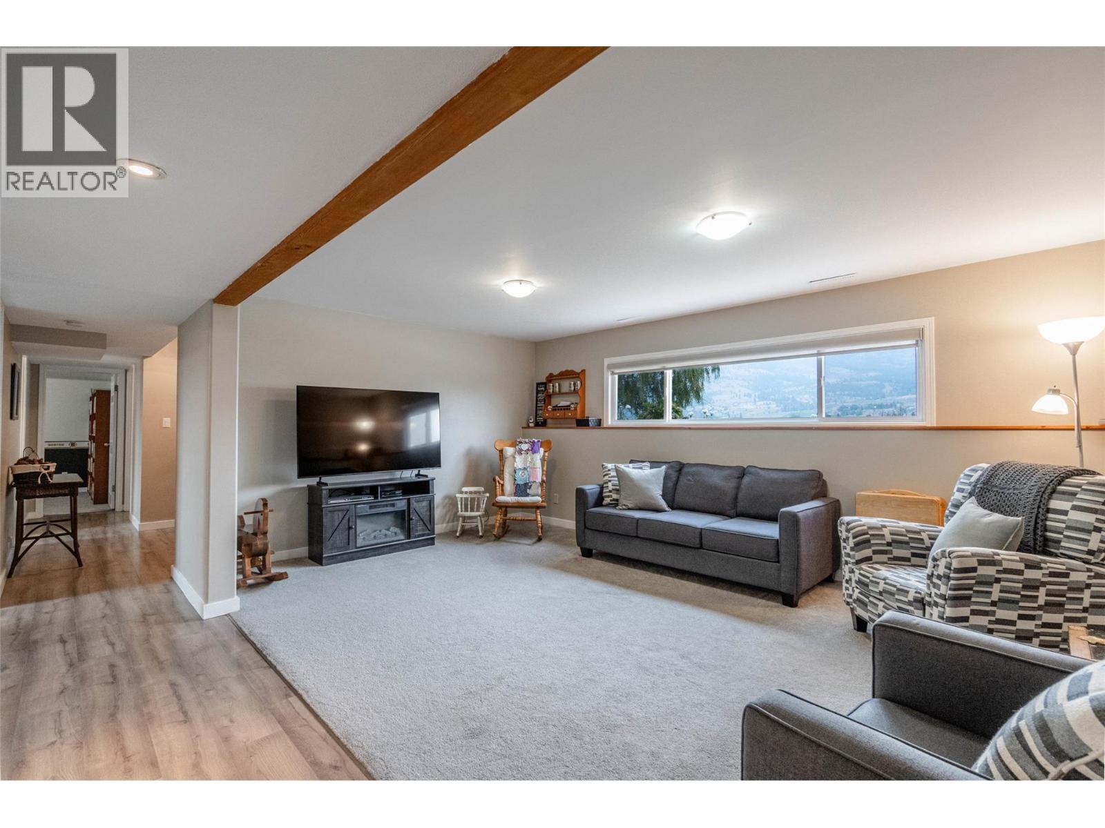 5549 Snowbrush Street, Oliver