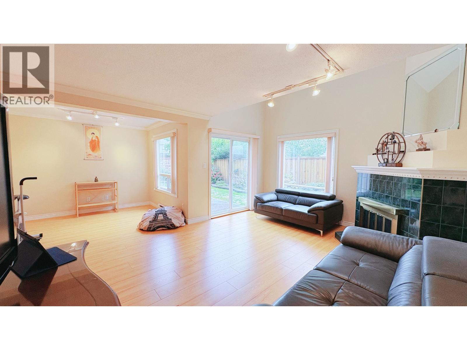 11 8631 NO.3 ROAD - Photo 2 of 24, Richmond, British Columbia